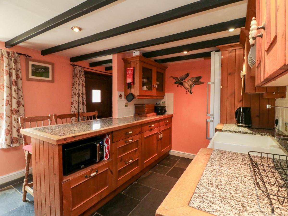 The Old Forge Cottage Bude Bagian luar foto