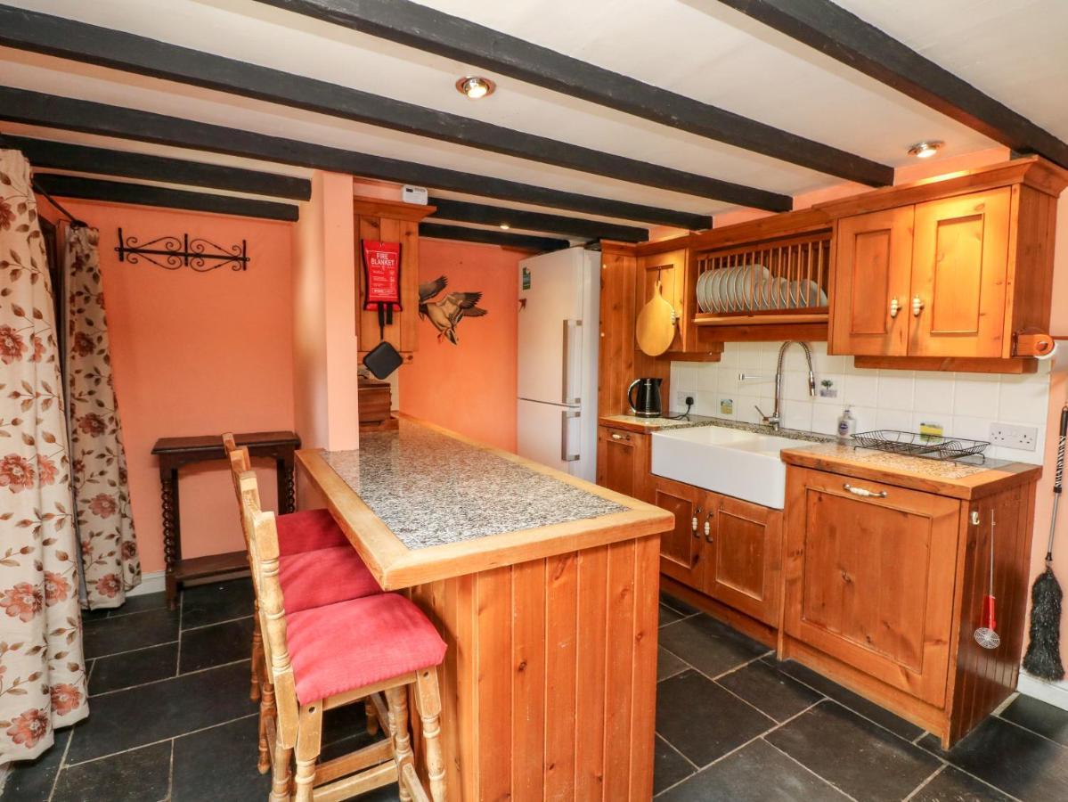 The Old Forge Cottage Bude Bagian luar foto